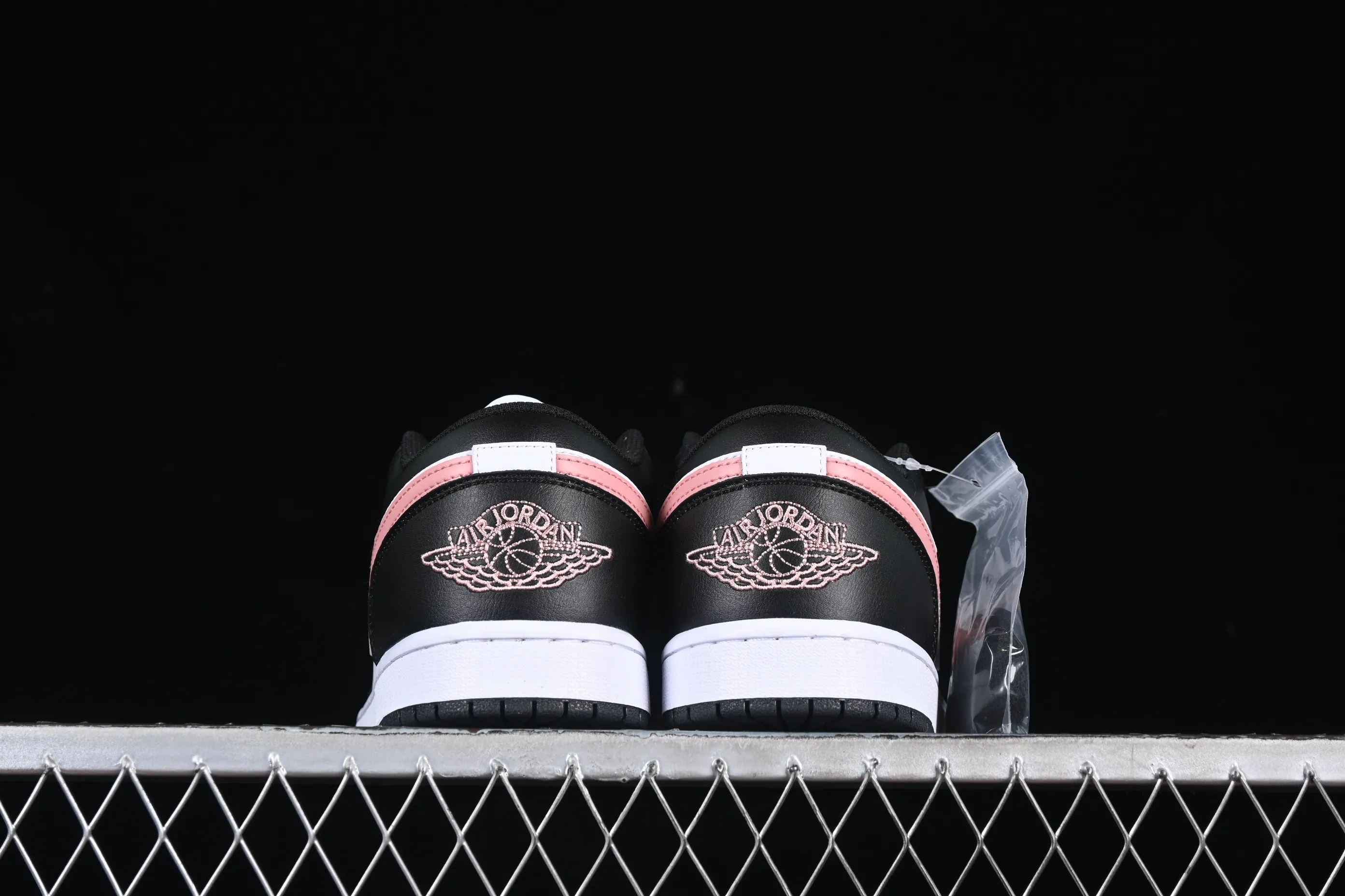 All categories Air Jordan Jordan series basketball shoes Air Jordan 1 Low Air Jordan 1 Low AJ1 Joe 1 black and white low-top cultural and leisure sports sneakers 553558-165